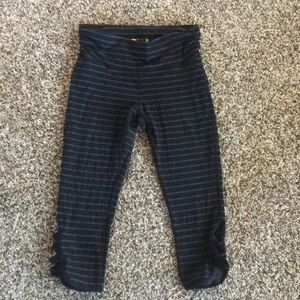 Striped cropped leggings